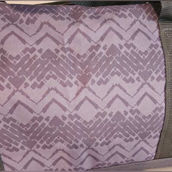 Stylish Gray Patterned Duffle Bag - Picture 8 of 8